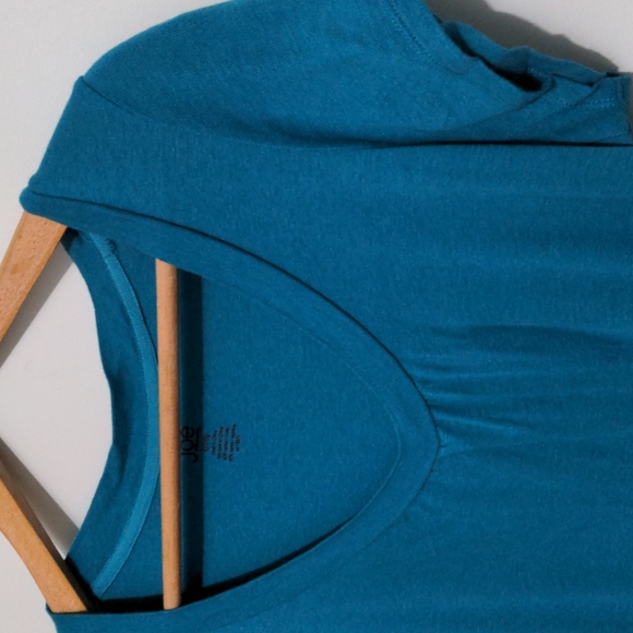 *3/$20* Joe Fresh Teal T-shirt with Scoop/V Neck Detail - Picture 3 of 6